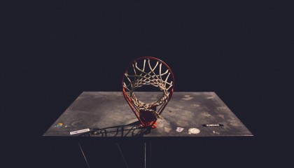 【海星体育】超限量版球鞋引爆赛场，体育收藏与商业策略的激烈碰撞