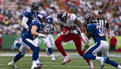 海星体育平台|谁是新中锋王？德转全方位对比德拉普与车军枪新星