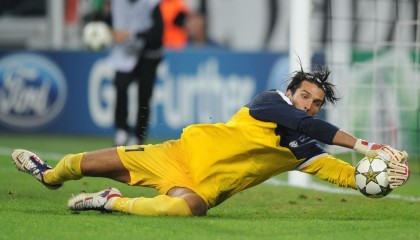 海星体育直播：泰山队面临十字路口，换帅与年轻化抉择成关键